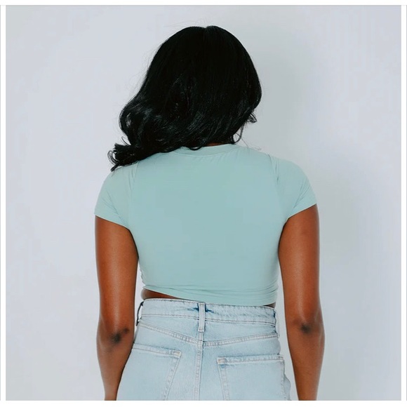 New without tags! T-Shirt Brami Crop in Mint from Klassy Network - Picture 3 of 8